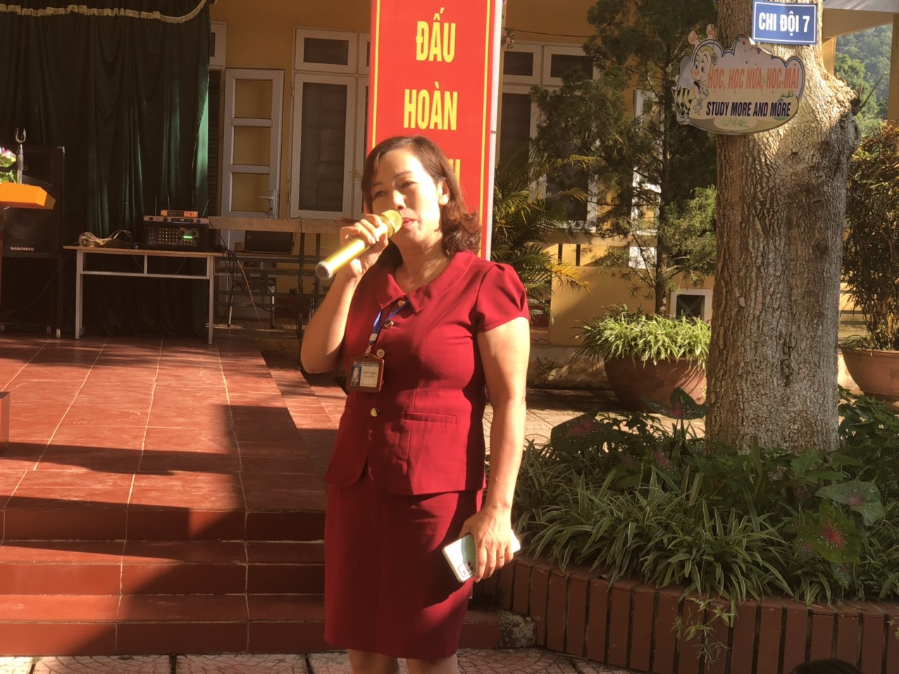 Chuyên đề "Sống yêu thương và biết ơn cha mẹ" Trường TH & THCS Phú Minh thành phố Hòa Bình.	<img alt=